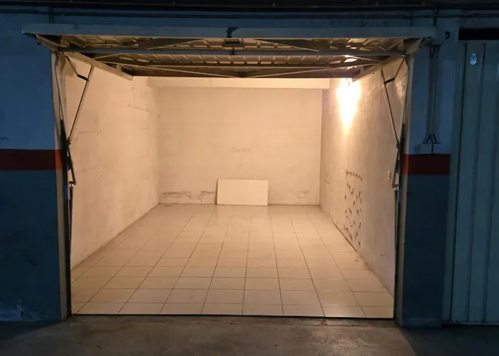 Bus Station Flat בראגה