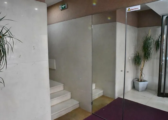 Bus Station Flat * בראגה