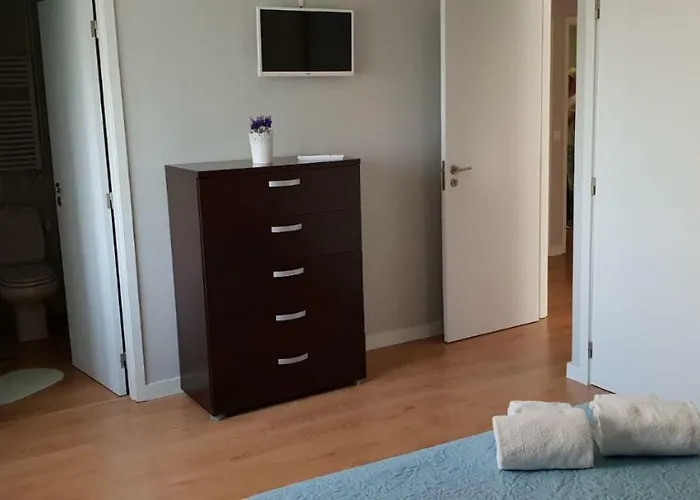 Bus Station Flat * בראגה