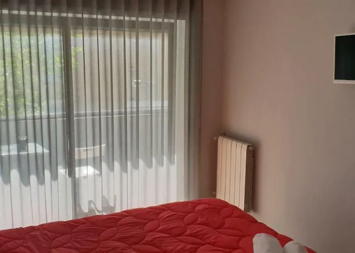 Bus Station Flat בראגה