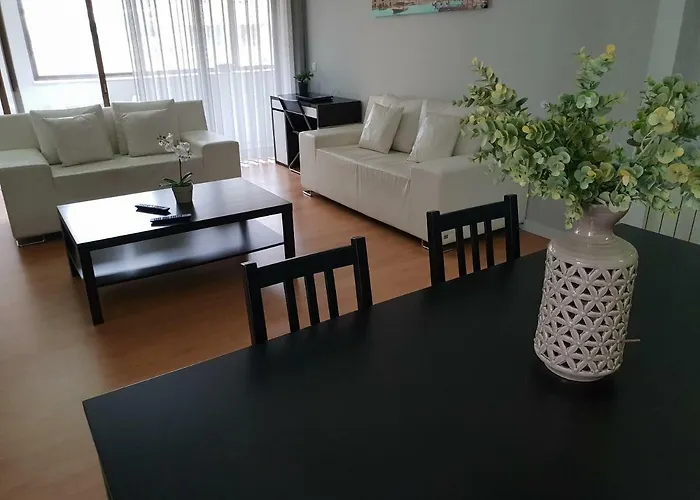 Bus Station Flat דירה *